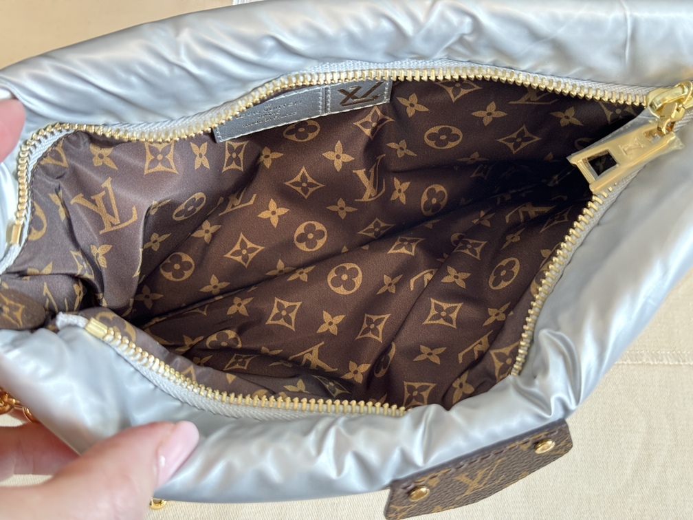100 Original Louis Vuitton Maxi Multi Pochette Accessoires Pillow
